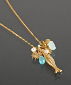 A light necklace is one of the top ten essential jewelry pieces
