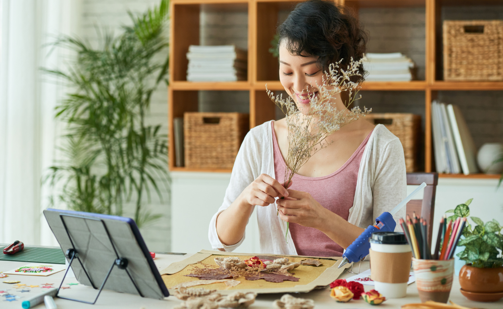 Top 10 Artistic and Creative Crafts to Make Most of Your Leisure Time