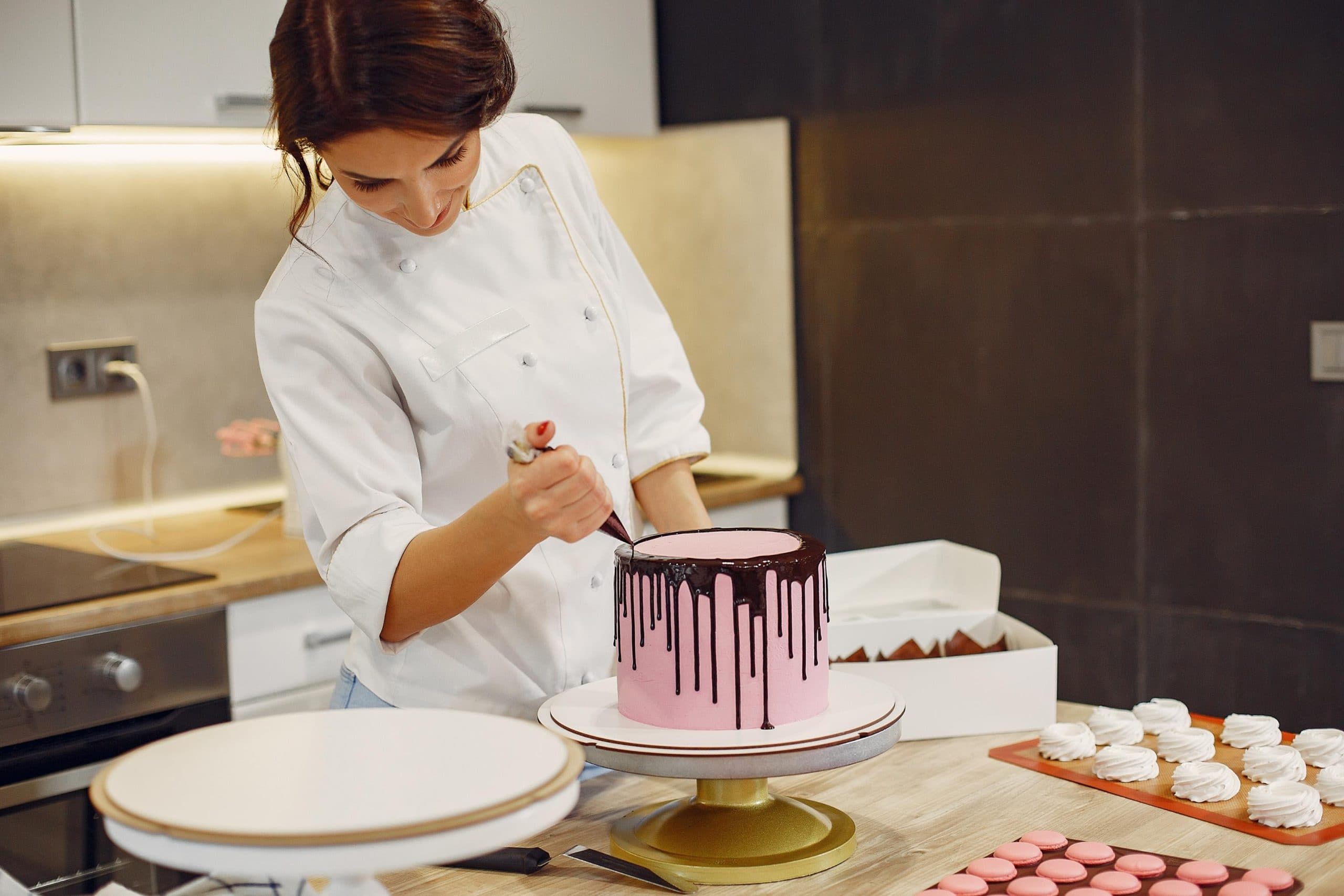 Kitchen Basics: 10 Amazing Tools that Every Baker Should Have