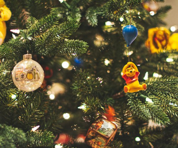 Amazing Christmas Tree Decorating Ideas to Make A Perfect Season